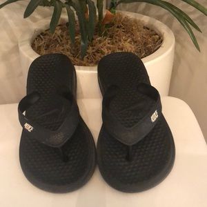 Nike flip flops! Size 11